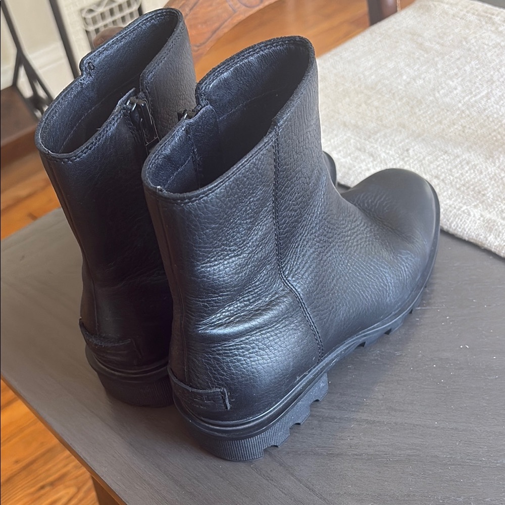 SOREL Phoenix Black Leather Waterproof Ankle Booties Zipper
